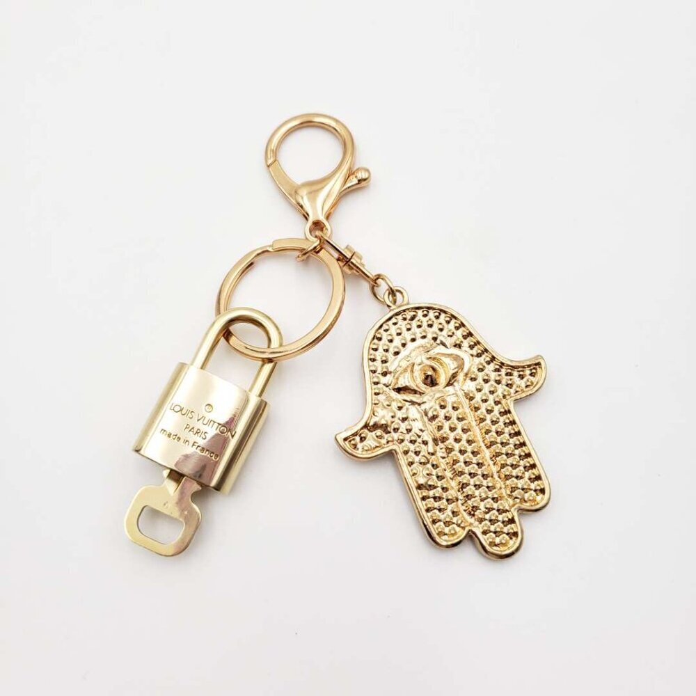 LV Authentic Gold Padlock 🔒 Key Set w/ Unbranded Evil Eye Keychain Charm - Picture 2 of 9